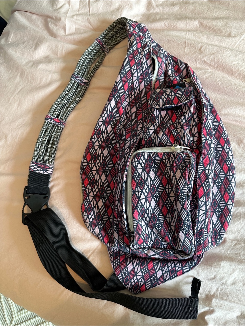 Kavu Pink Black White Diamond-Pattern Crossbody Sling Bag